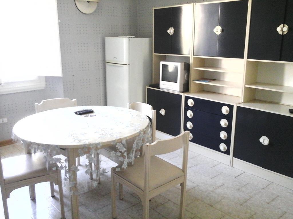 Villa Violetta Castiglioncello Ruang foto