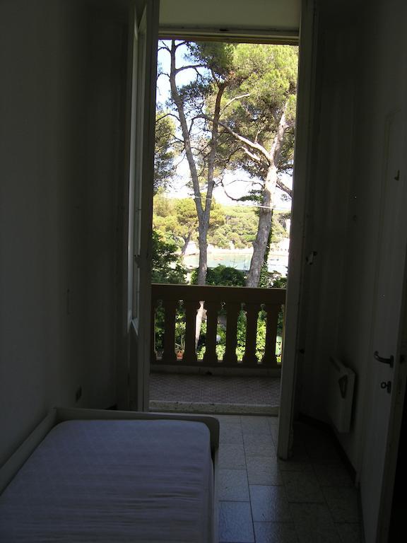 Villa Violetta Castiglioncello Ruang foto